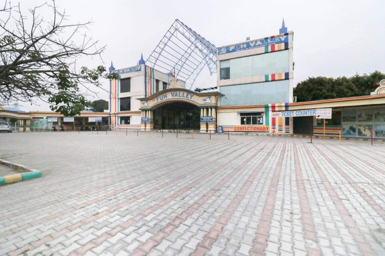 Oyo 19862 The Fun Valley Doiwāla Zewnętrze zdjęcie